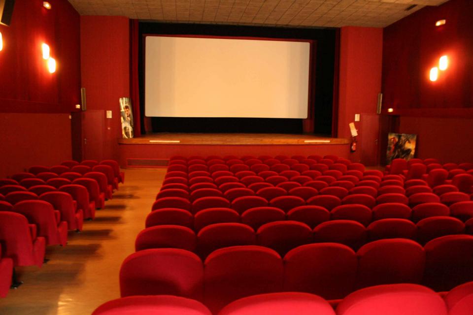 Salle du cinéma de Charmoille